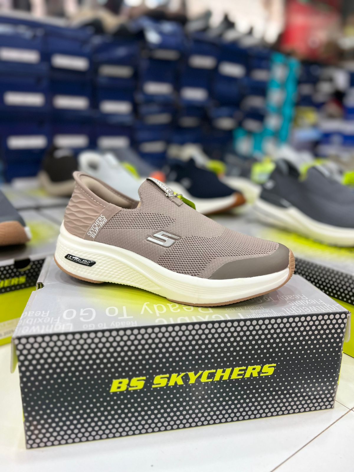 SKECHERS